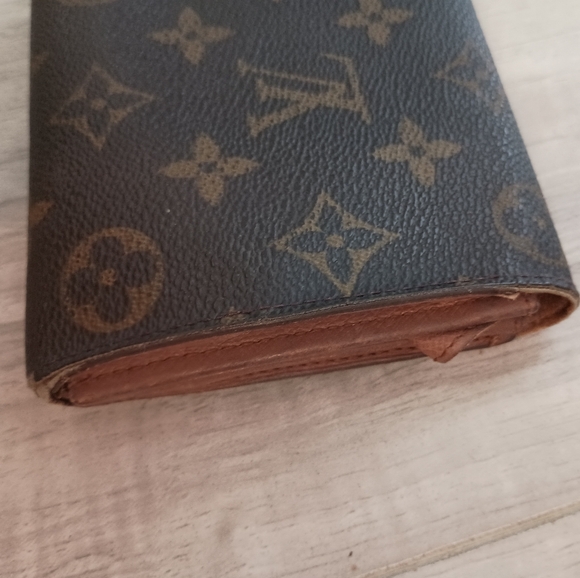 Authentic LOUIS VUITTON LV Vintage Monogram Wallet Envelope Leather - Picture 3 of 13